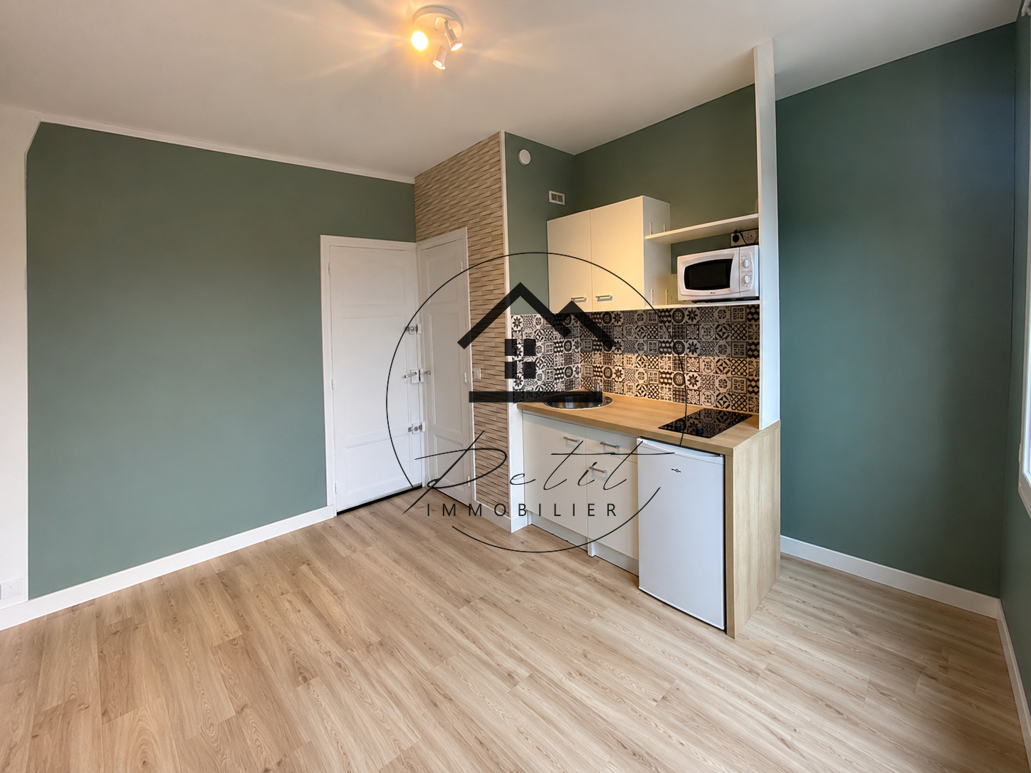 À vendre   Ensemble immobilier de 2 studios en copropriété   Rue de la République à Clermont