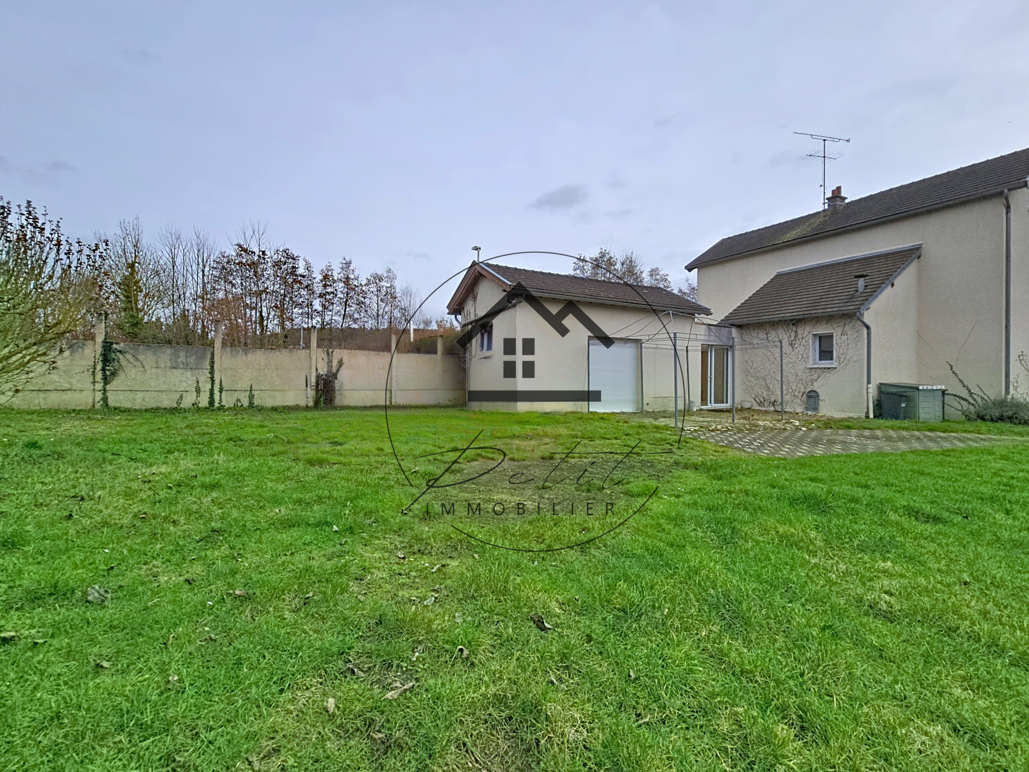 Maison vie de plain-pied - proche gare et commerces - BURY