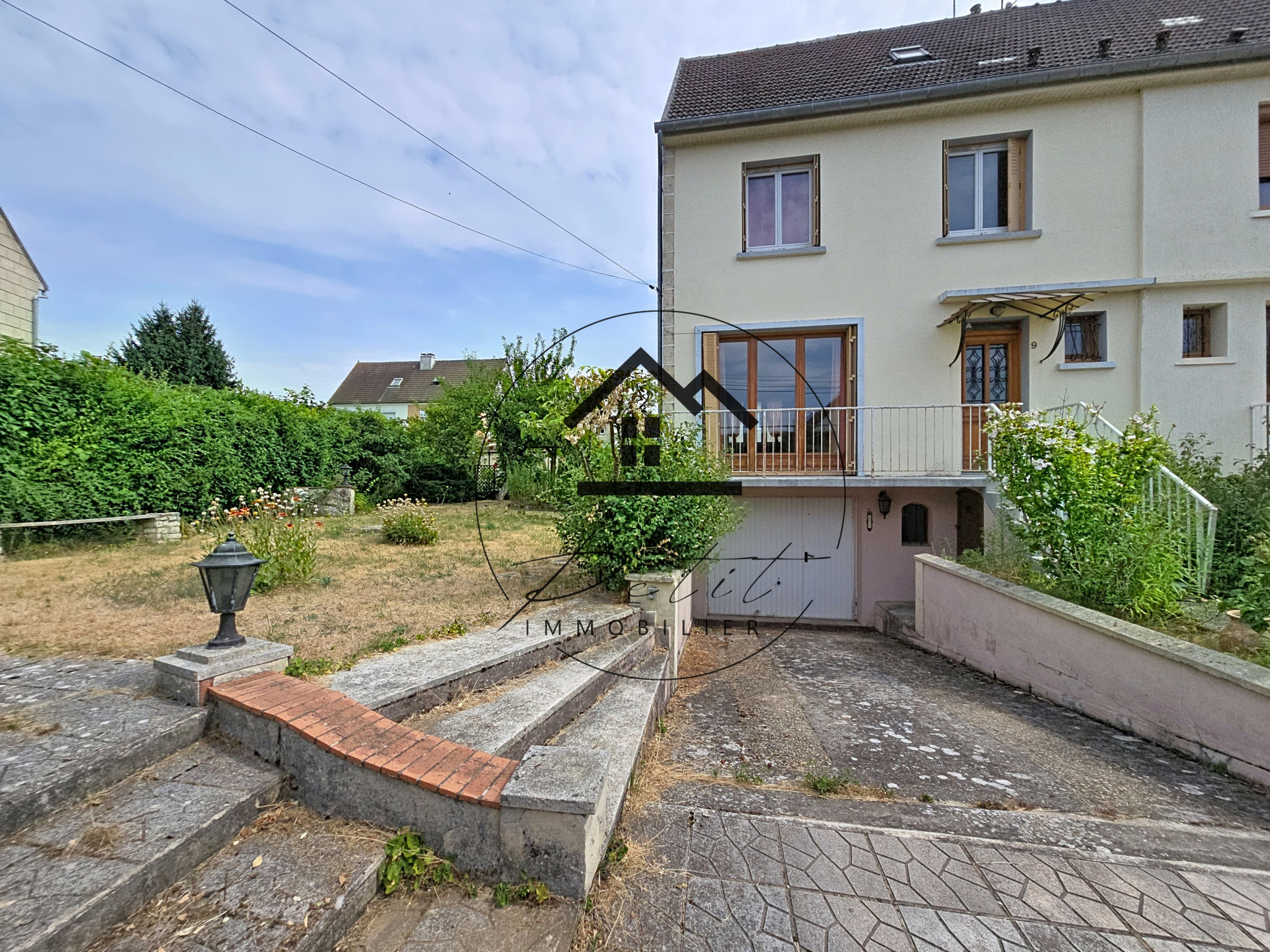 Maison familiale de 107 m2 avec 4 chambres et sous-sol total